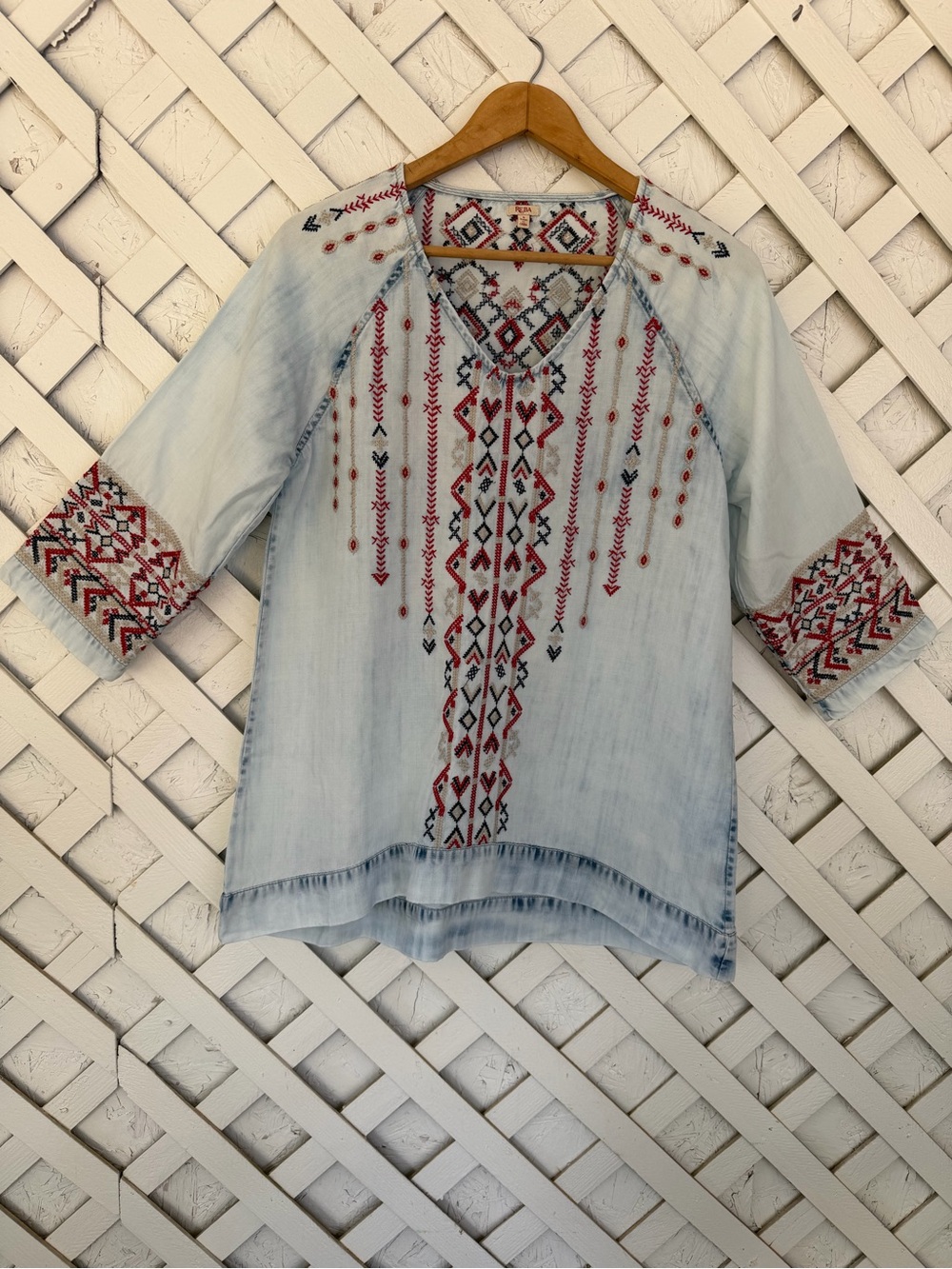 Reba Southwestern Boho Style Embroidered Chambray Tunic Top Tencel Small